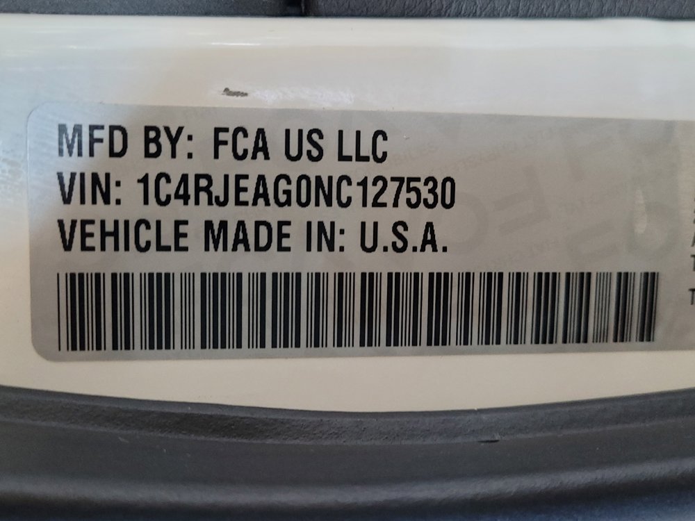 Used 2022 Jeep Grand Cherokee Laredo X image 33