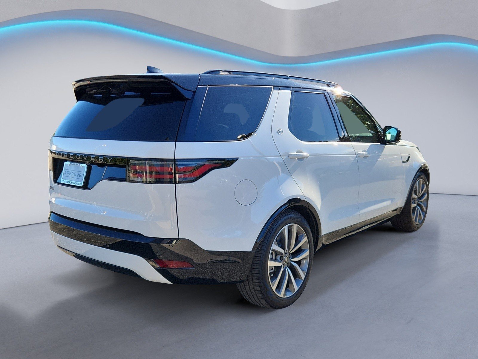 Used 2026 Land Rover Discovery Dynamic SE AWD/4WD image 5