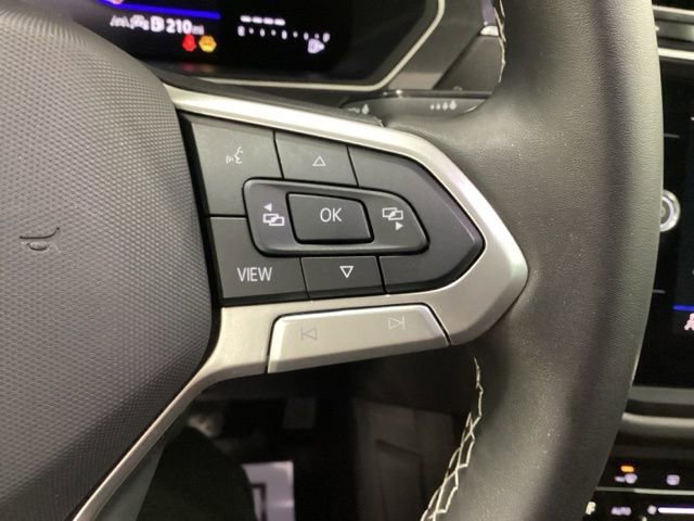 Certified 2024 Volkswagen Tiguan SE image 22