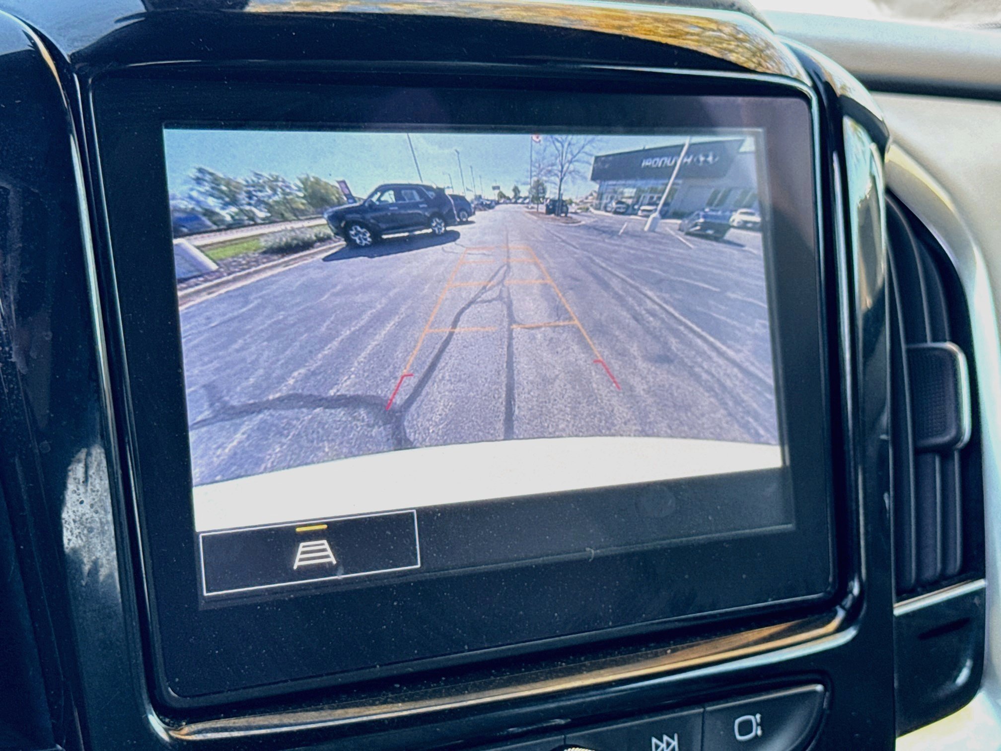 Used 2023 Chevrolet Traverse LT w/ LPO, Cargo Package AWD/4WD image 17