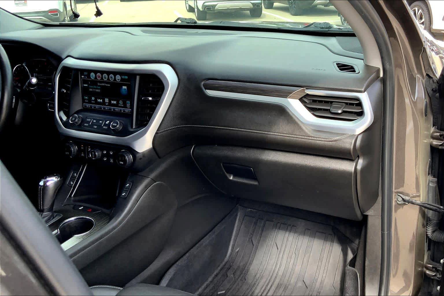 Used 2019 GMC Acadia SLT w/ Black Edition image 18