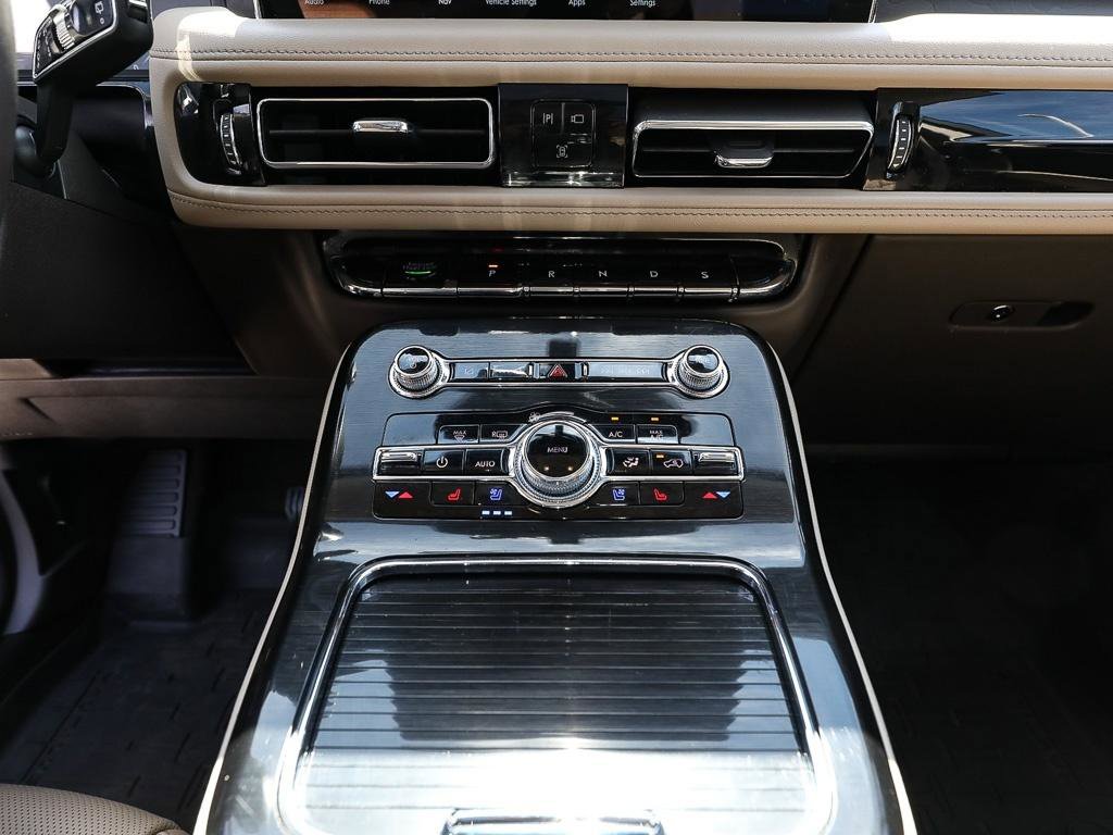 Used 2023 Lincoln Nautilus Reserve AWD/4WD image 18
