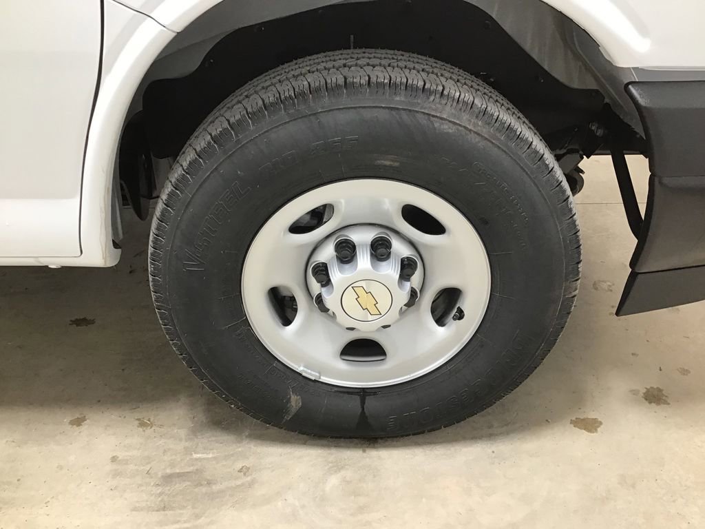 New 2025 Chevrolet Express 2500 image 29