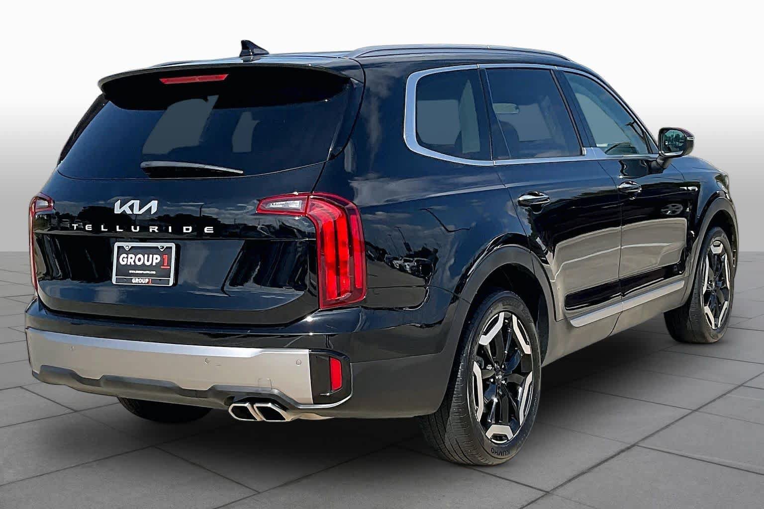 Used 2025 Kia Telluride S FWD image 12