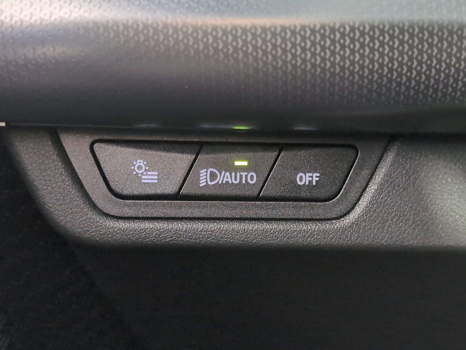 Used 2025 BMW X1 xDrive28i w/ Technology Package image 15