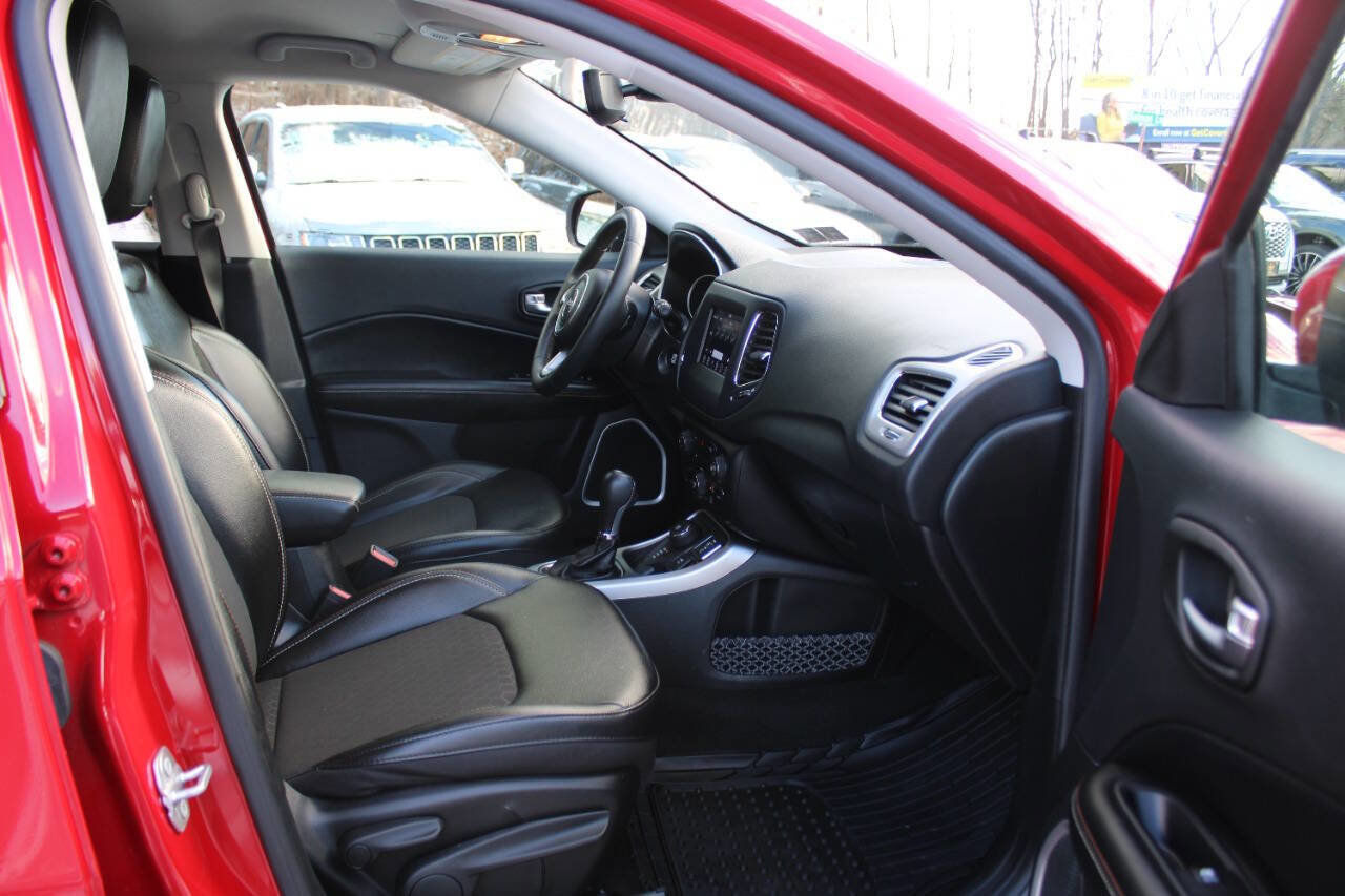 Used 2021 Jeep Compass Latitude image 28