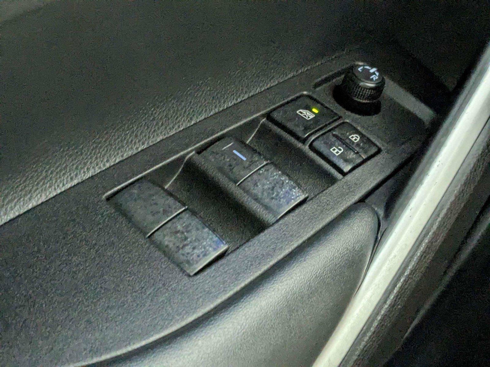 Certified 2025 Toyota Corolla Cross XLE FWD image 15