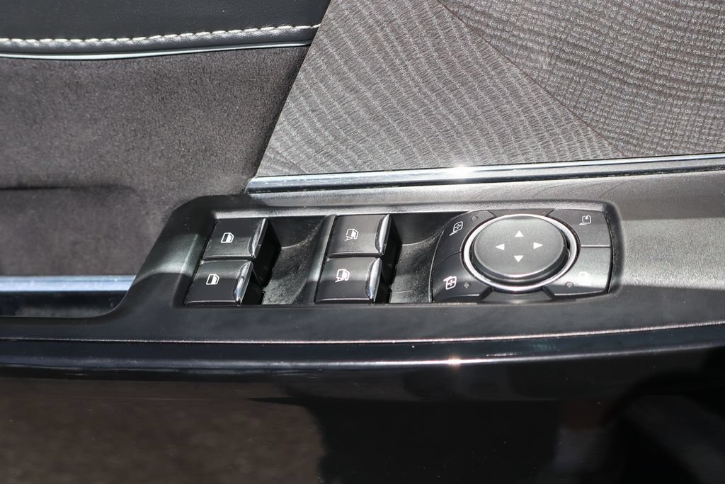 Used 2022 Ford F150 Lightning Platinum AWD/4WD image 16