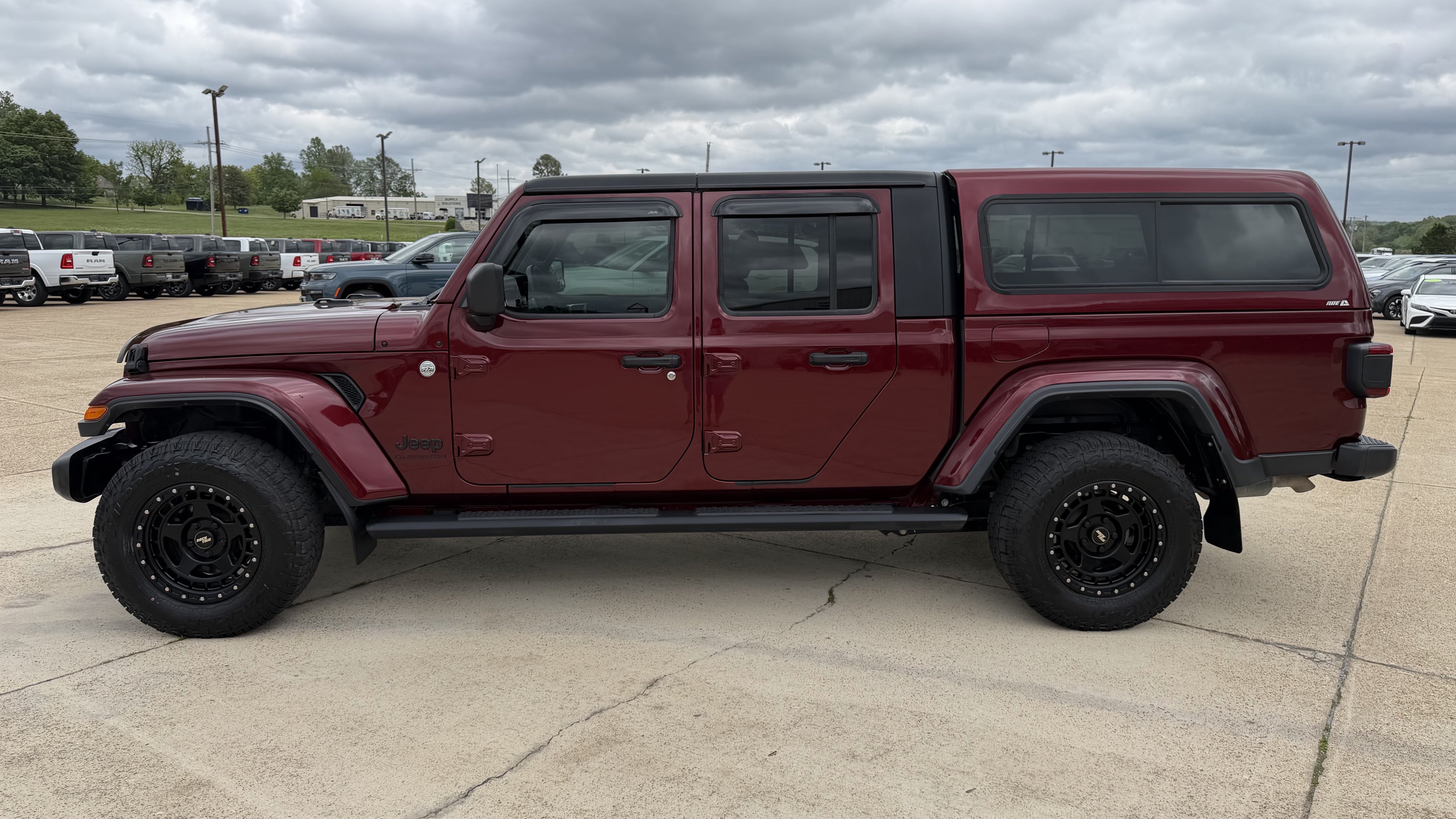 Used 2021 Jeep Gladiator Sport AWD/4WD image 4