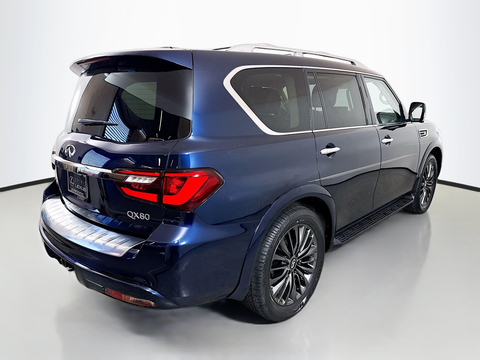 Used 2024 INFINITI QX80 Premium Select w/ Cargo Package AWD/4WD image 7