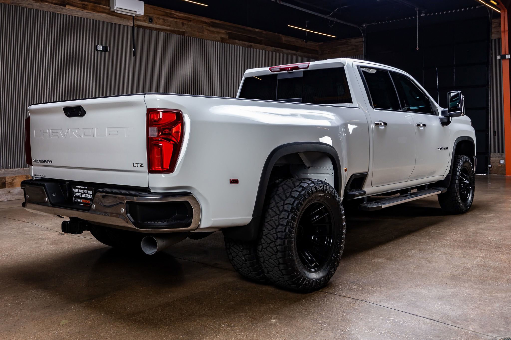 Used 2025 Chevrolet Silverado 3500 LTZ w/ LTZ Plus Package AWD/4WD image 10