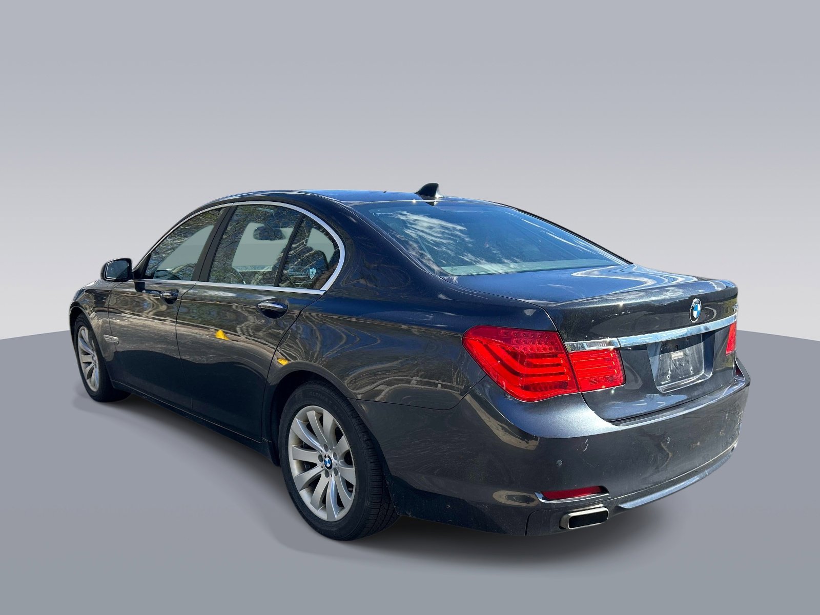 Used 2011 BMW 750i xDrive AWD/4WD image 5