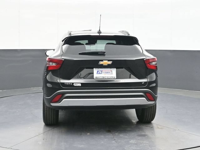 New 2026 Chevrolet Trax LT w/ LT Convenience Package FWD image 8
