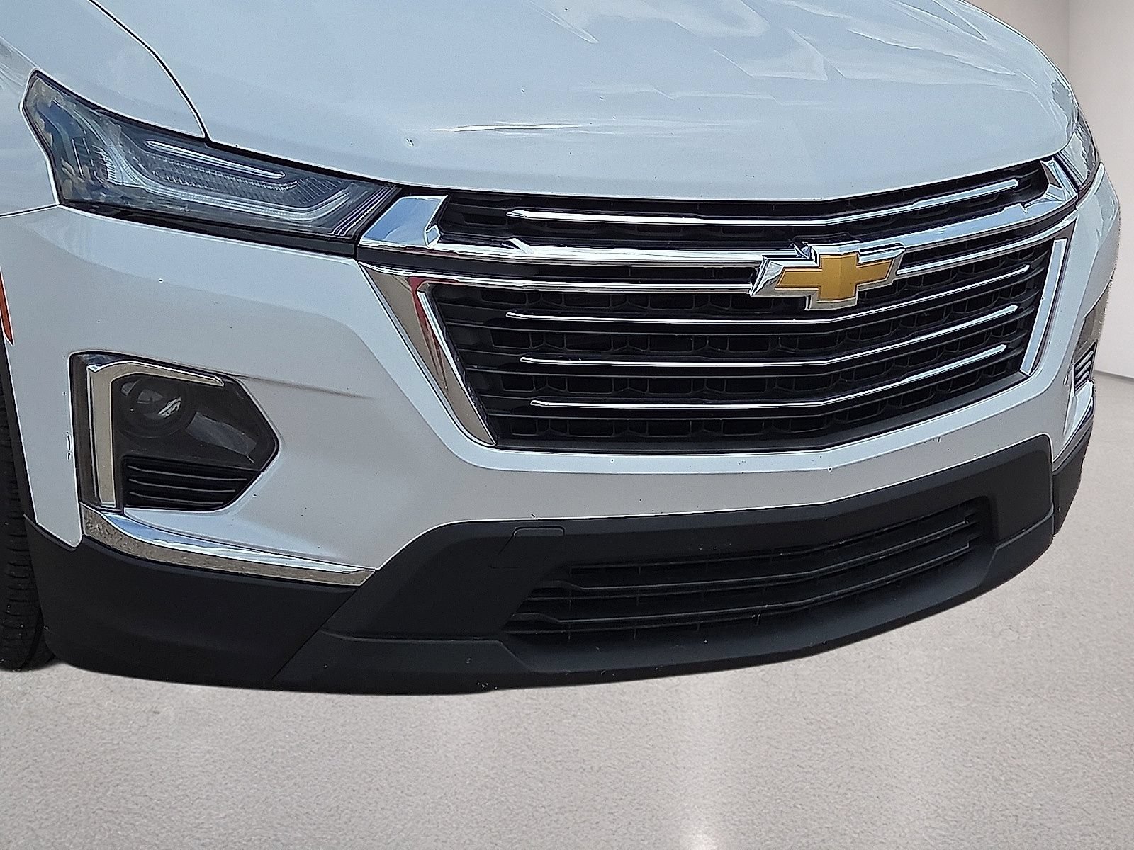 Used 2023 Chevrolet Traverse LT AWD/4WD image 9