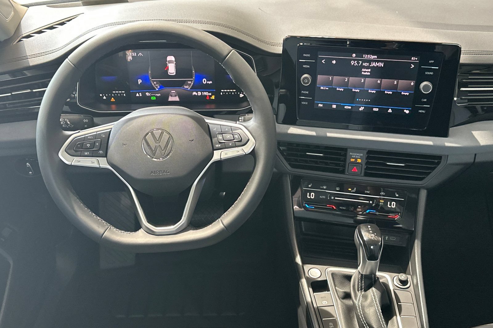 New 2026 Volkswagen Jetta SE FWD image 12