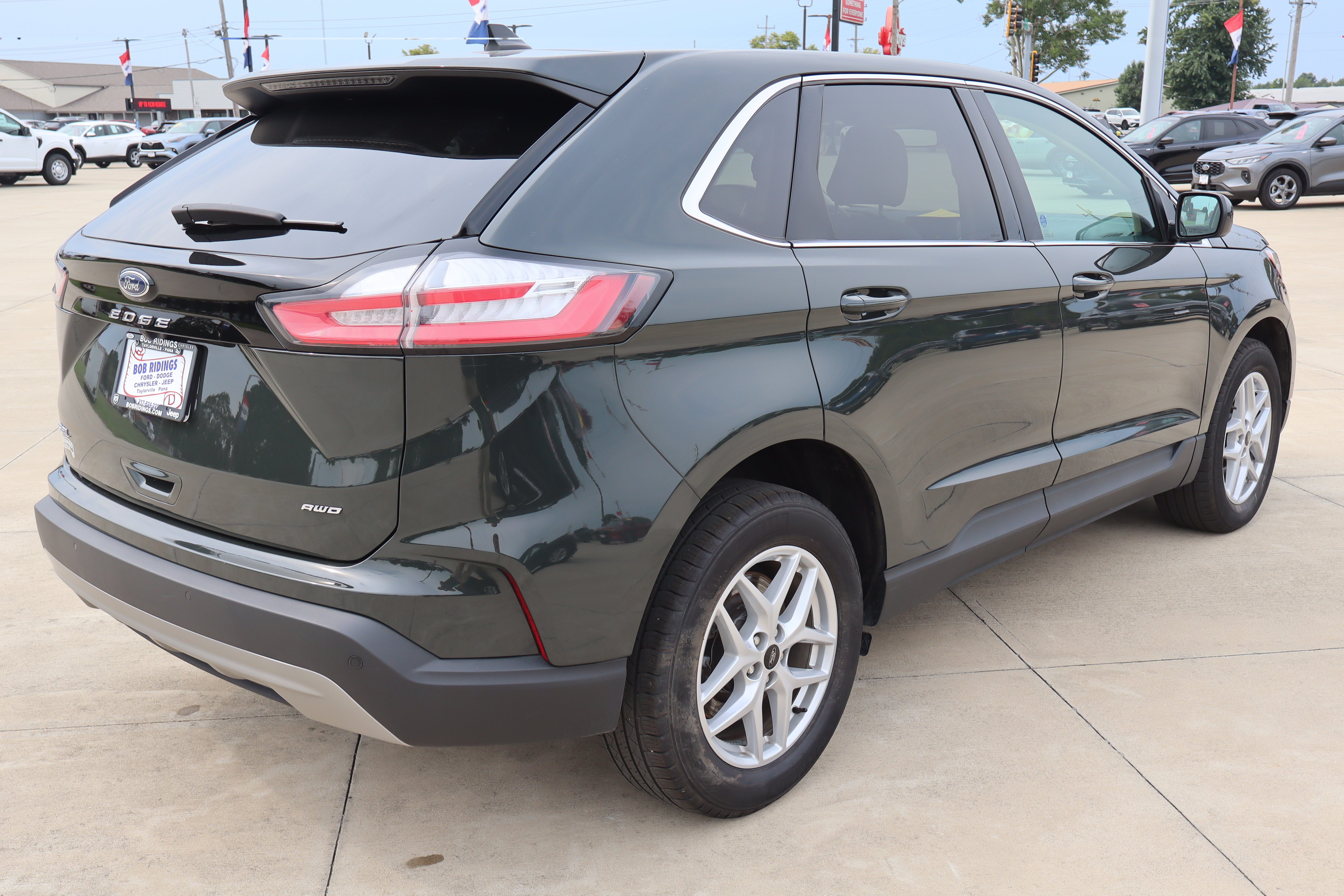Used 2024 Ford Edge SEL w/ Convenience Package AWD/4WD image 5