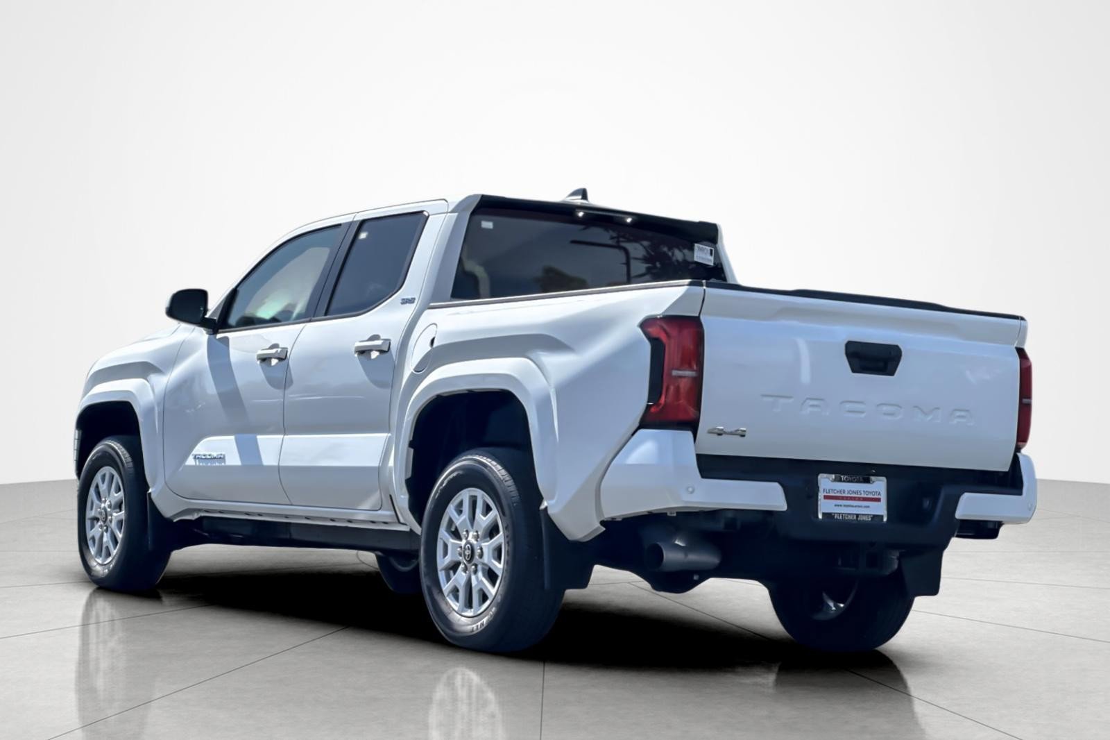 Used 2024 Toyota Tacoma SR5 image 3
