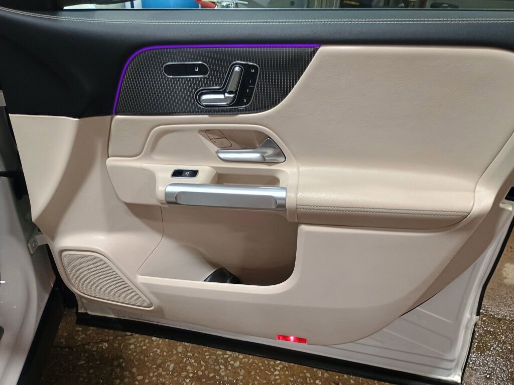 Used 2021 Mercedes-Benz GLB 250 4MATIC image 25