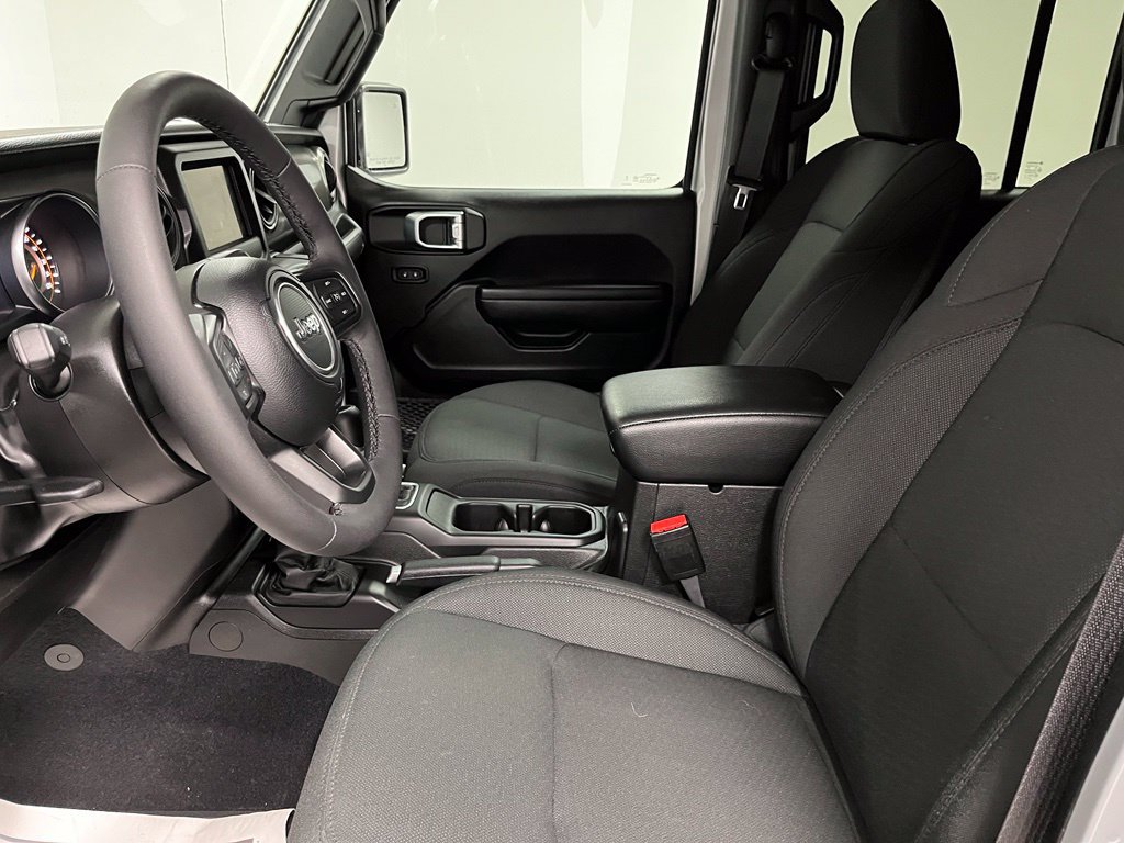 Used 2023 Jeep Gladiator Sport AWD/4WD image 21