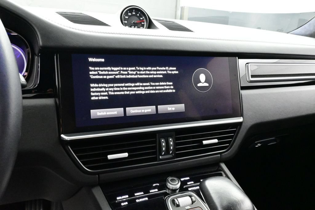 Certified 2023 Porsche Cayenne GTS AWD/4WD image 10