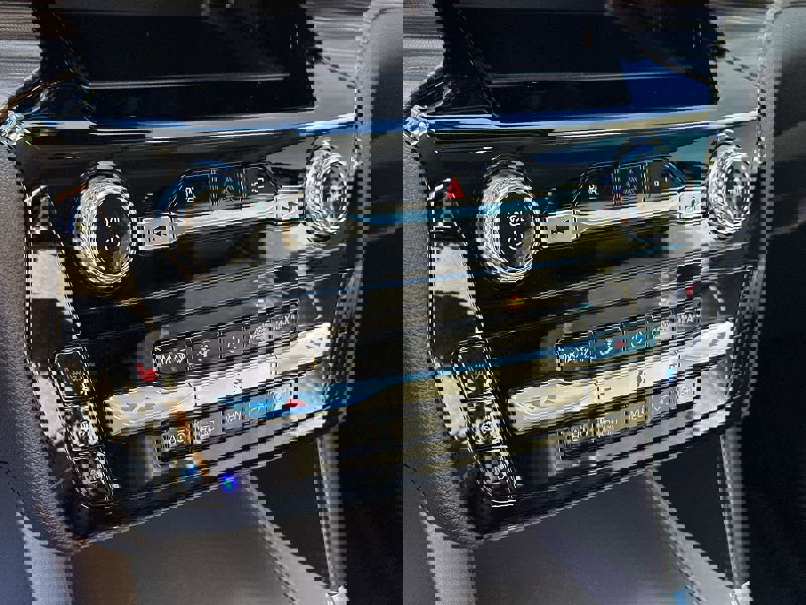 Used 2022 Ford Explorer Limited image 27