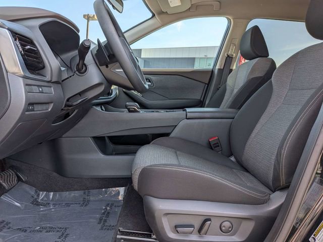 Used 2022 Nissan Rogue SV image 19