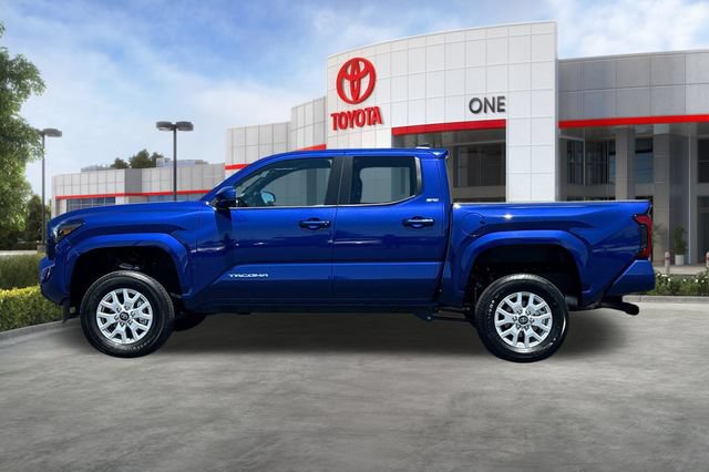 Used 2025 Toyota Tacoma SR5 AWD/4WD image 8
