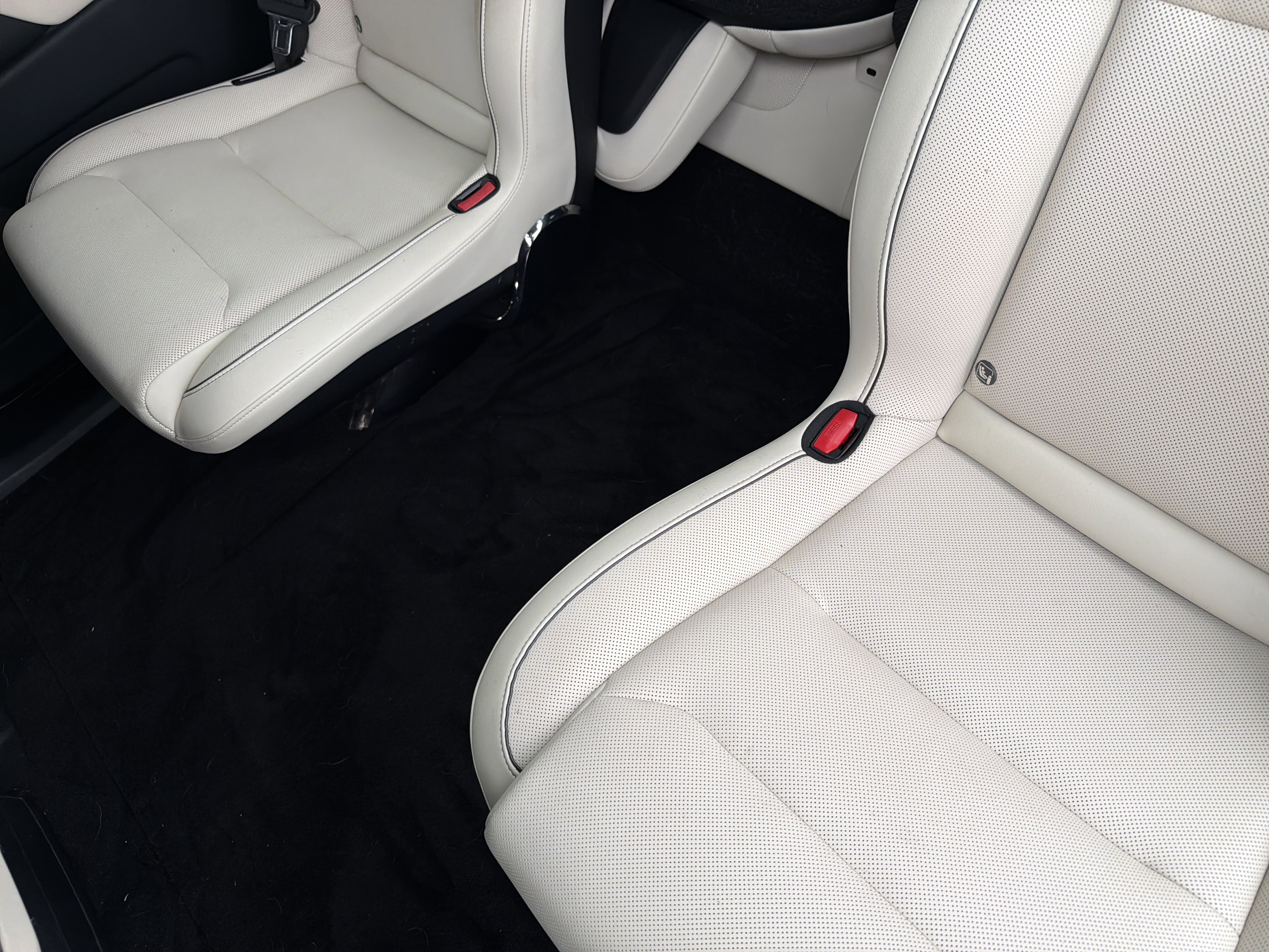 Used 2022 Tesla Model X Plaid image 9