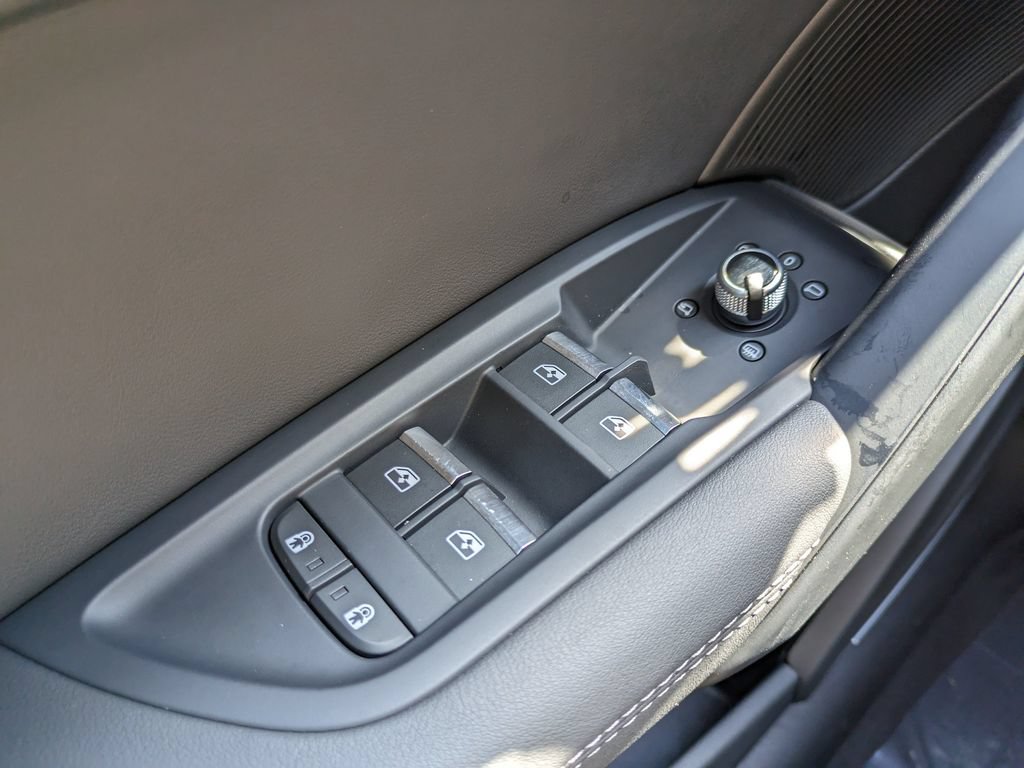 Used 2025 Audi Q5 e Premium Plus w/ Premium Plus Package AWD/4WD image 21