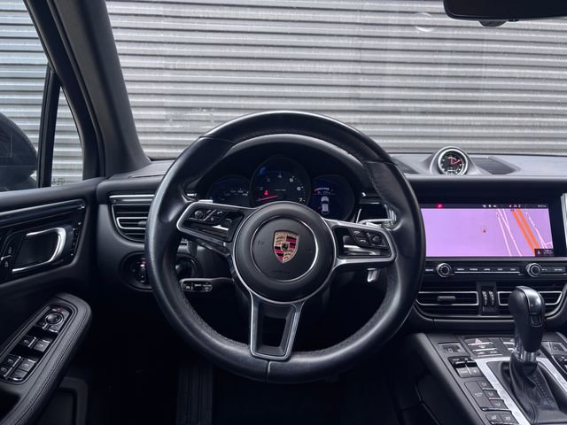 Certified 2021 Porsche Macan image 15