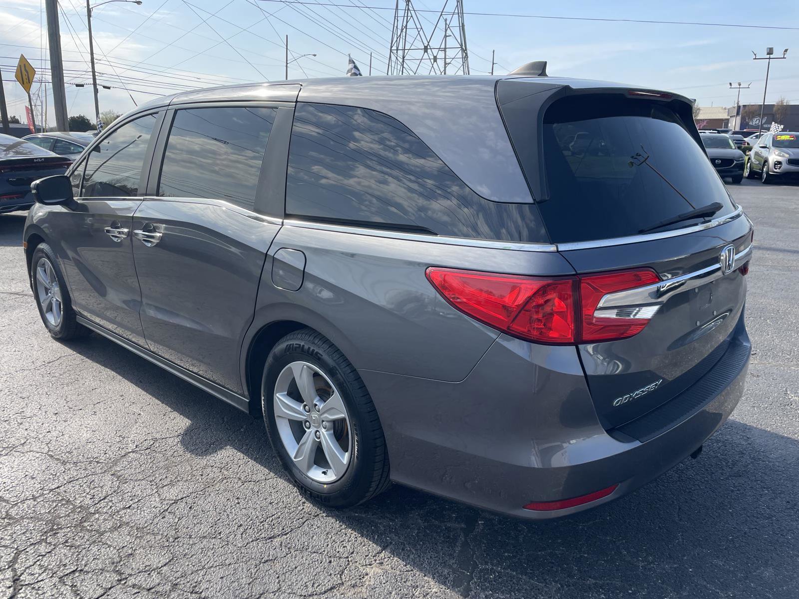 Used 2018 Honda Odyssey EX image 3