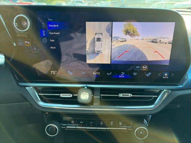 Used 2025 Chevrolet Equinox EV LT w/ Convenience Package FWD image 9