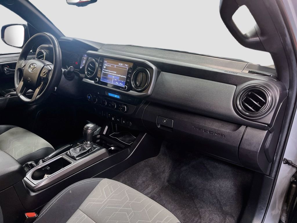 Used 2021 Toyota Tacoma TRD Off-Road w/ Technology Package AWD/4WD image 26