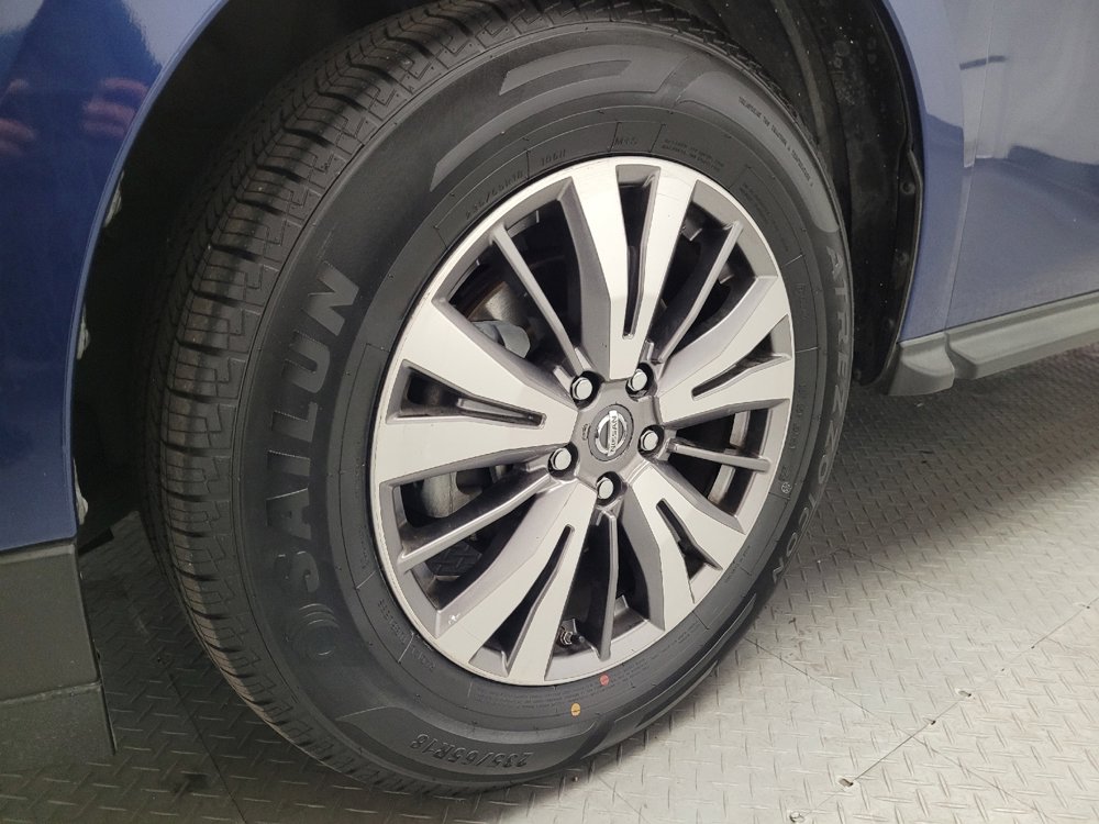 Used 2018 Nissan Pathfinder SV w/ SV Tech Package FWD image 31