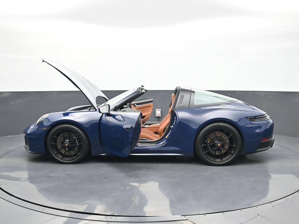 Certified 2026 Porsche 911 Targa 4 GTS AWD/4WD image 26