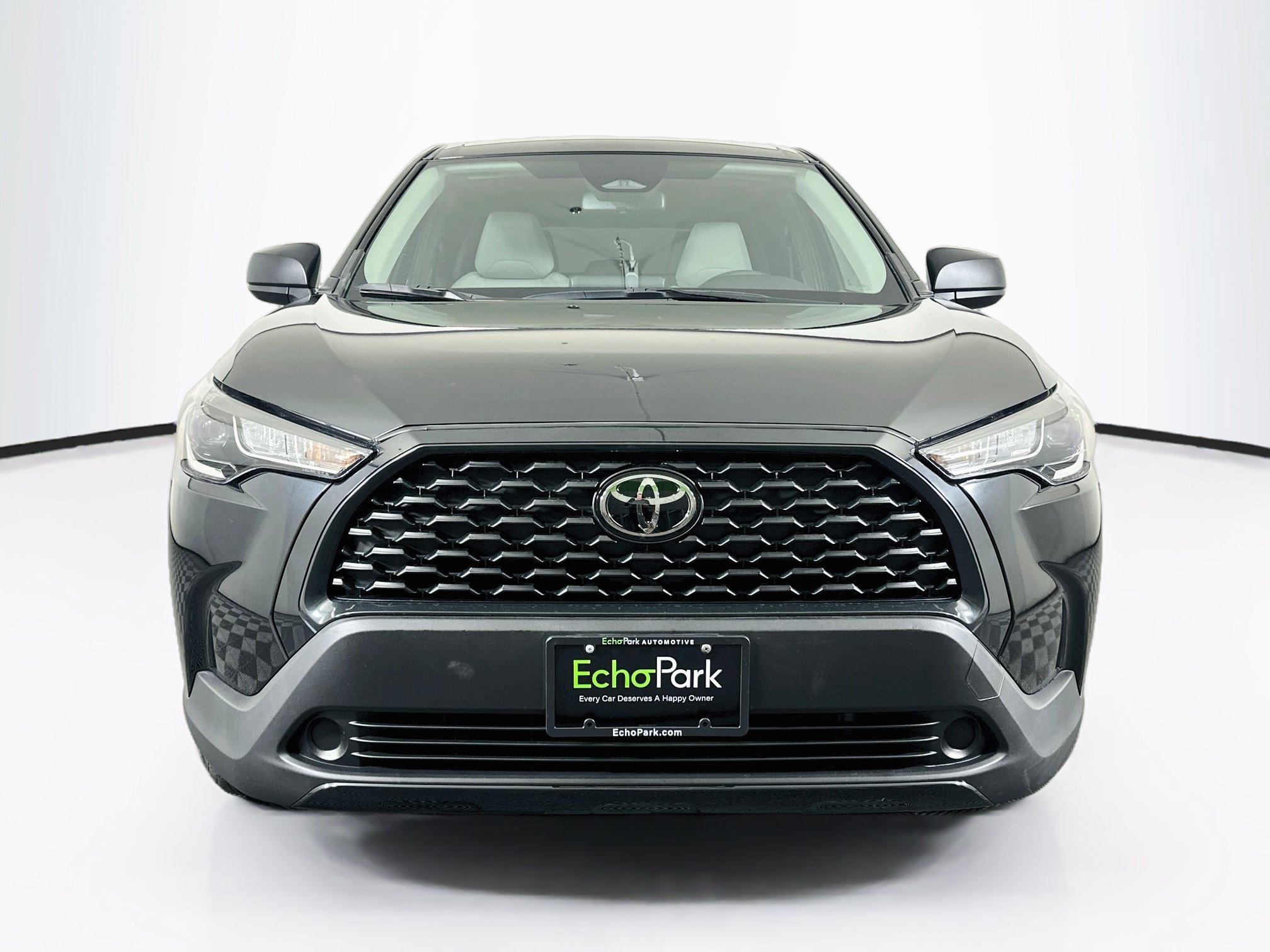 Used 2025 Toyota Corolla Cross L AWD/4WD image 2
