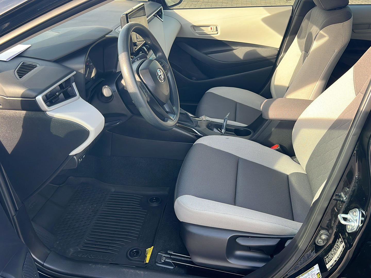 Certified 2025 Toyota Corolla LE w/ Convenience Package FWD image 10