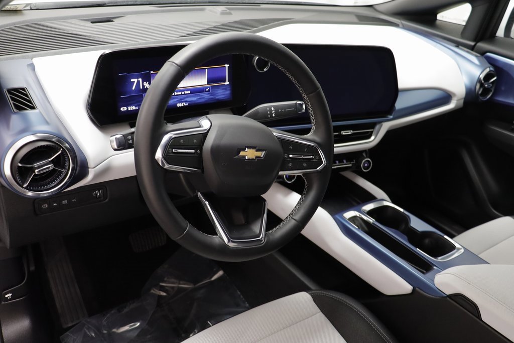 Certified 2025 Chevrolet Equinox EV LT image 7