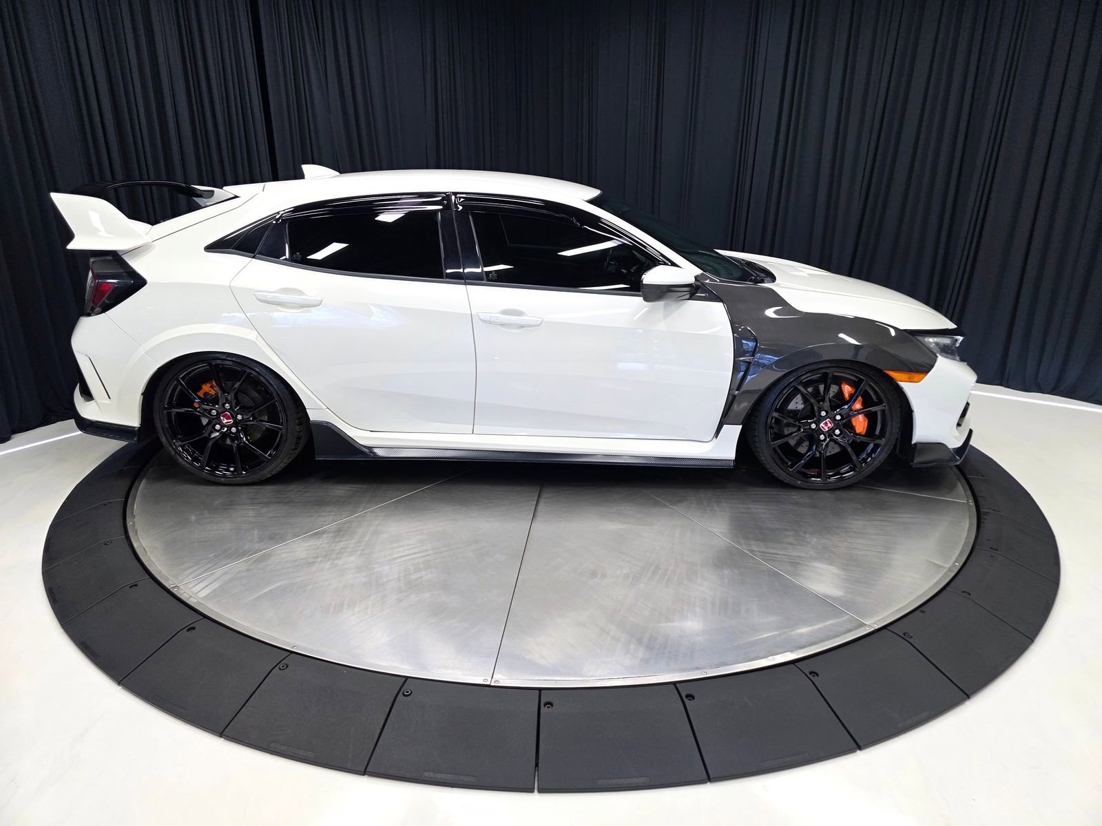 Used 2018 Honda Civic Type R image 12