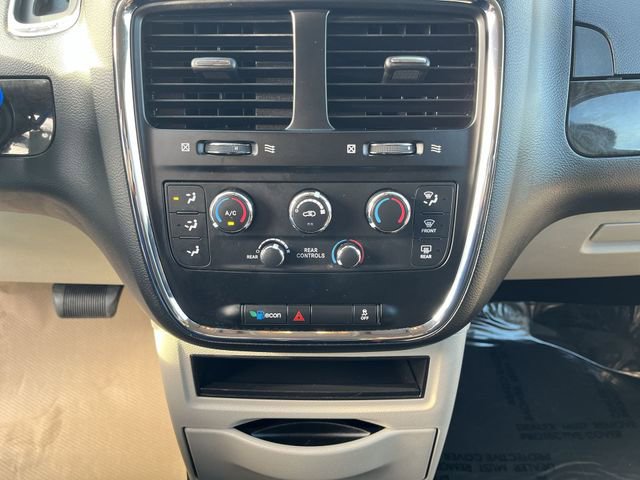 Used 2020 Dodge Grand Caravan SE w/ UConnect Hands-Free Group FWD image 18