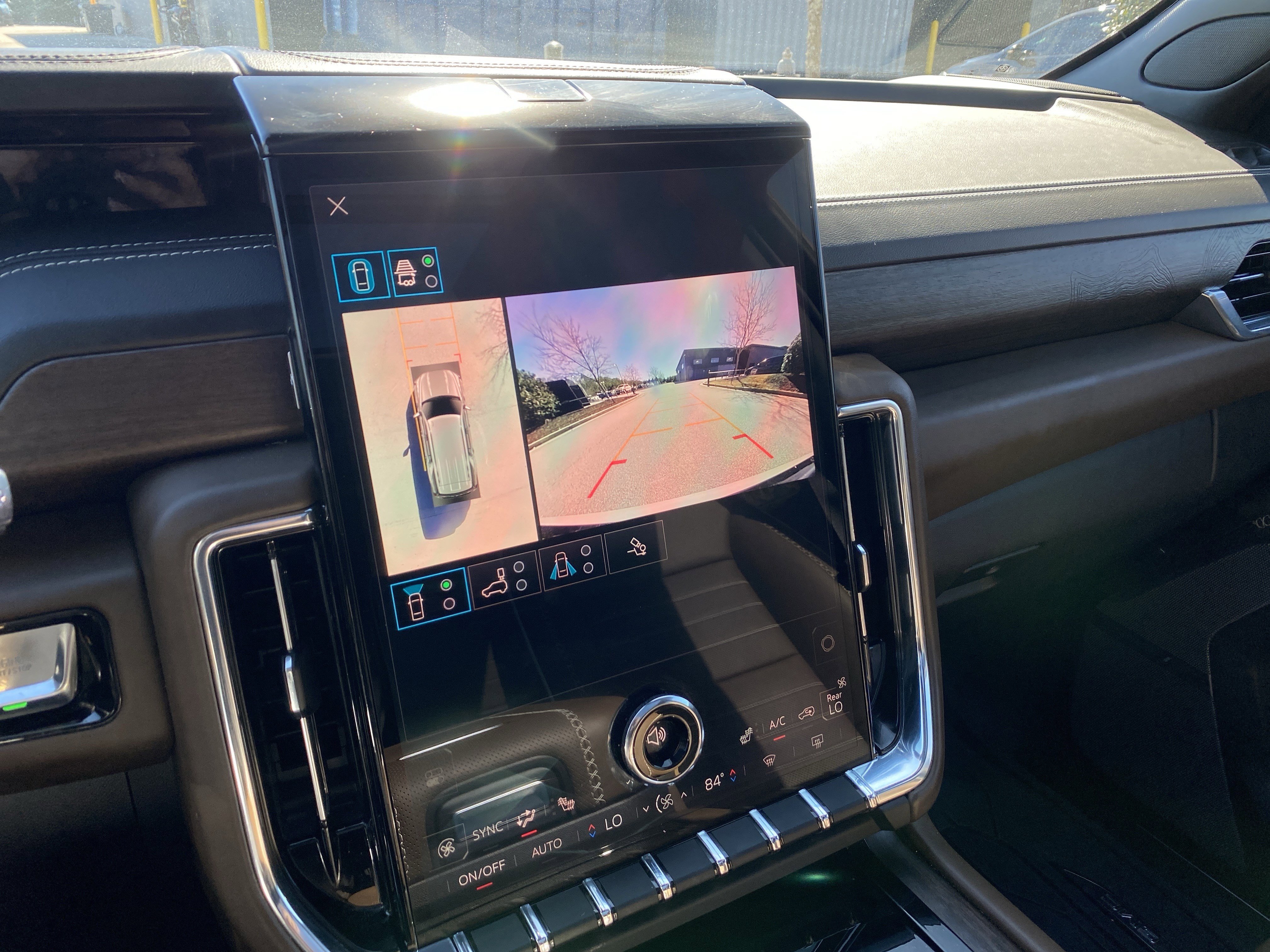 Used 2025 GMC Yukon Denali Ultimate image 37