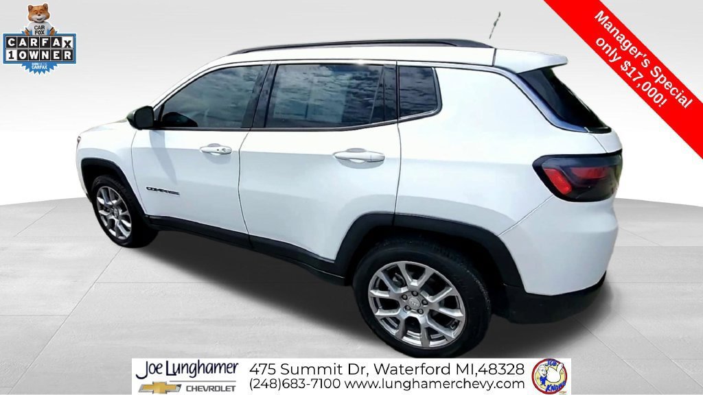 Used 2024 Jeep Compass Latitude w/ Sun and Sound Group AWD/4WD image 7