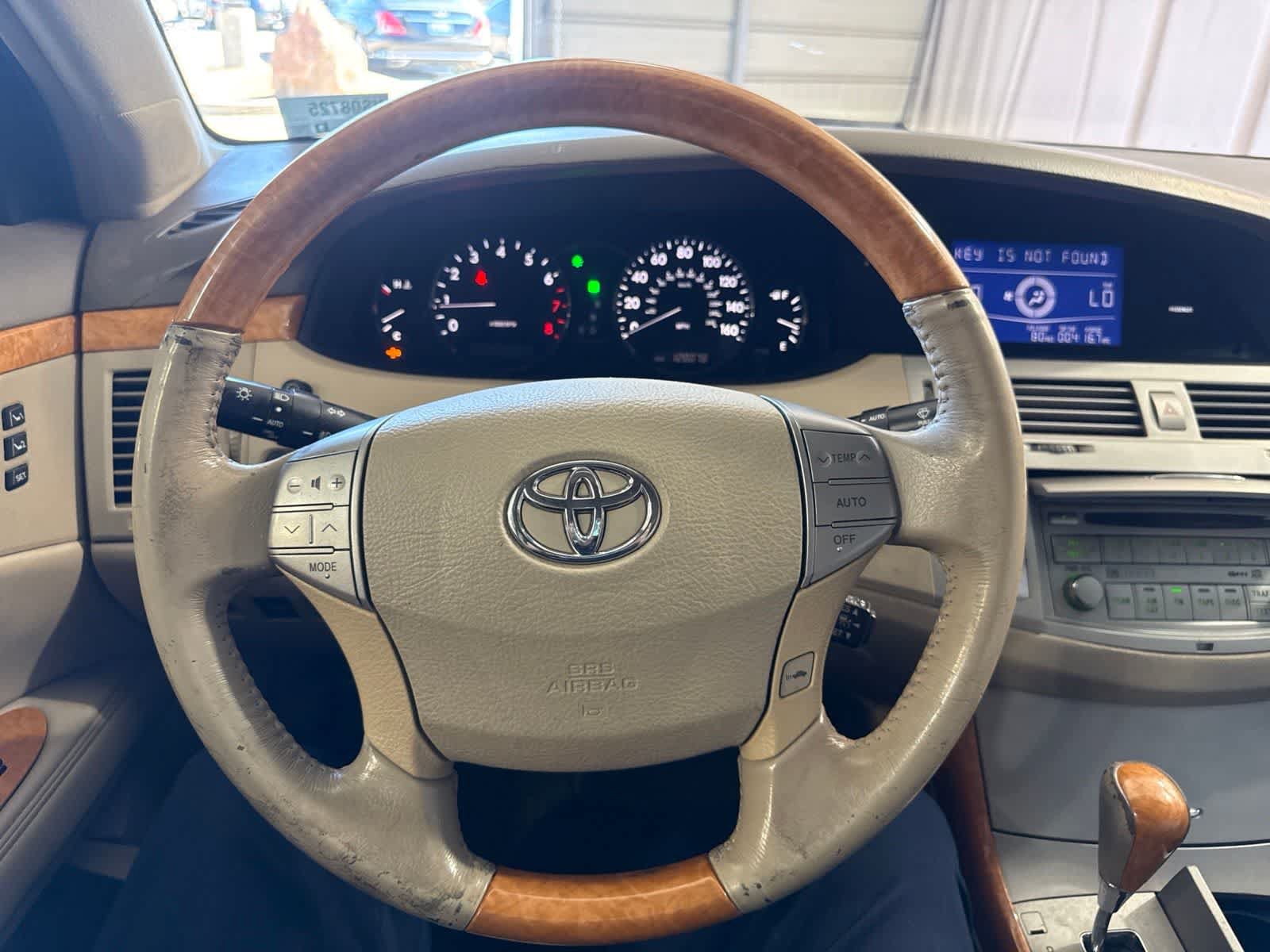 Used 2005 Toyota Avalon Limited FWD image 24
