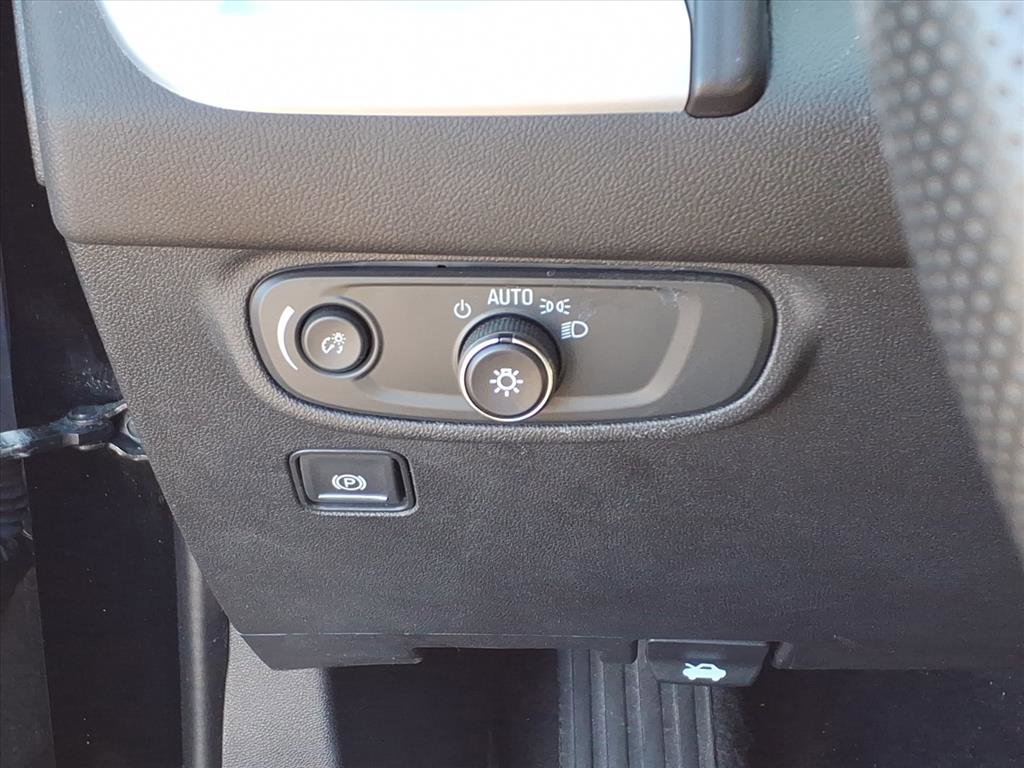 Used 2024 GMC Terrain SLE image 22