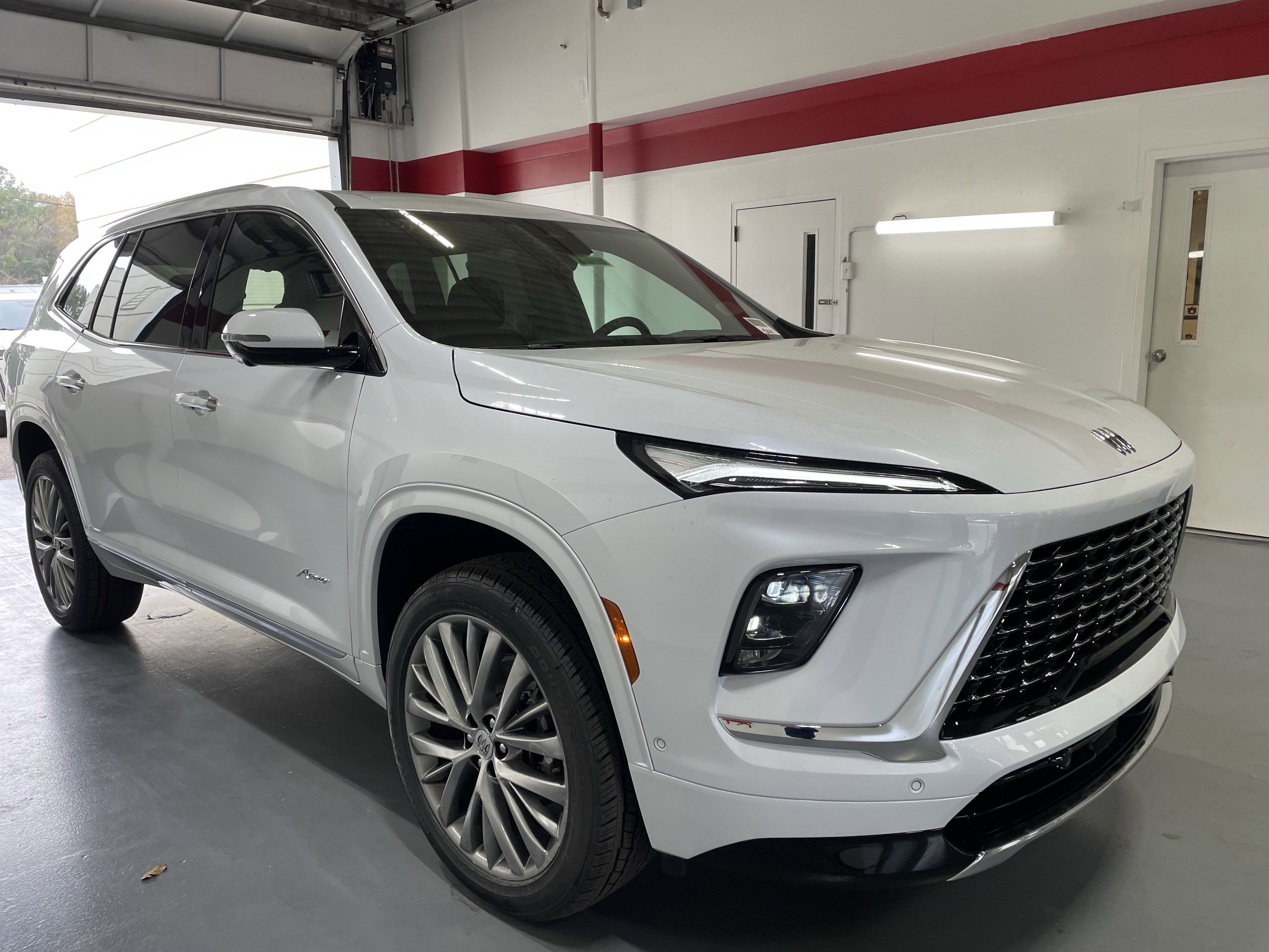 New 2026 Buick Enclave Avenir w/ Super Cruise Package image 3