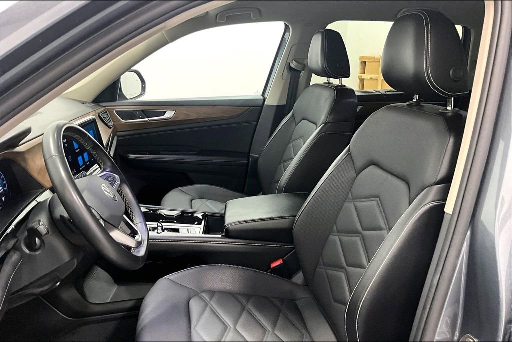 Used 2024 Volkswagen Atlas SE AWD/4WD image 26