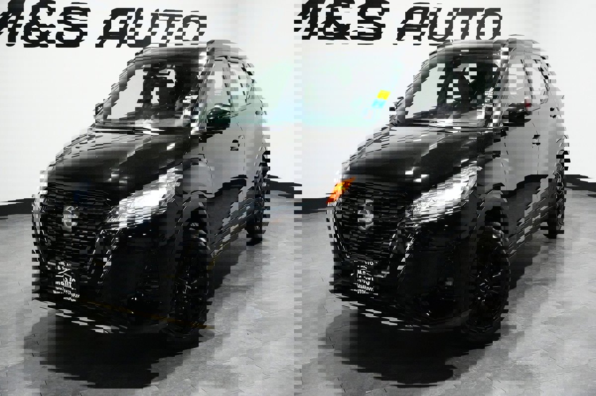 Used 2023 Nissan Kicks SR w/ SR Premium Package image 2