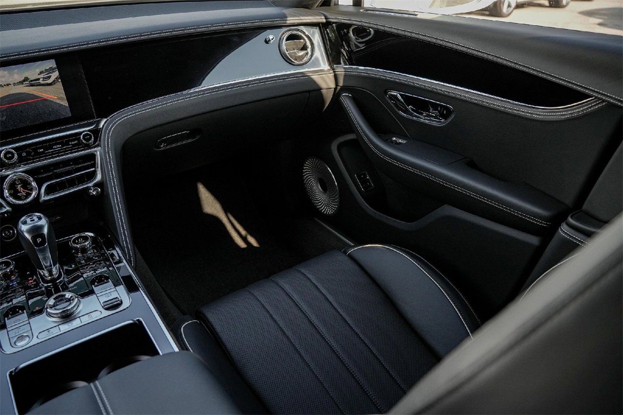 New 2026 Bentley Flying Spur Plug-In Hybrid image 33