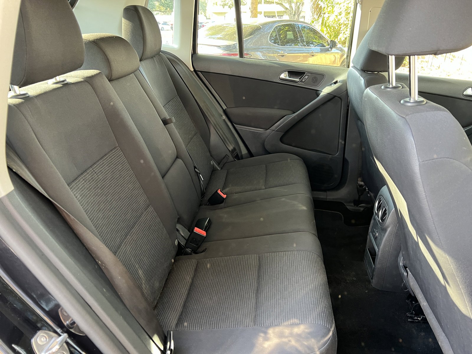 Used 2018 Volkswagen Tiguan Limited image 24