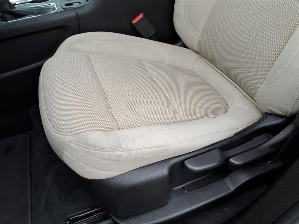 Used 2023 Chevrolet Traverse LS image 17